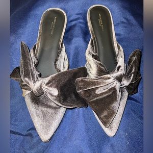 American Eagle bow mule slides. Size 11. Gently worn.